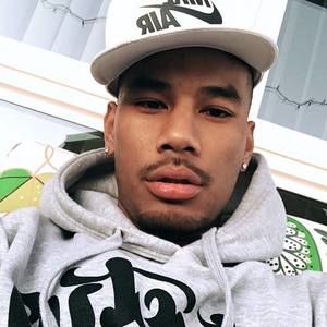 Meet your Posher, Tee